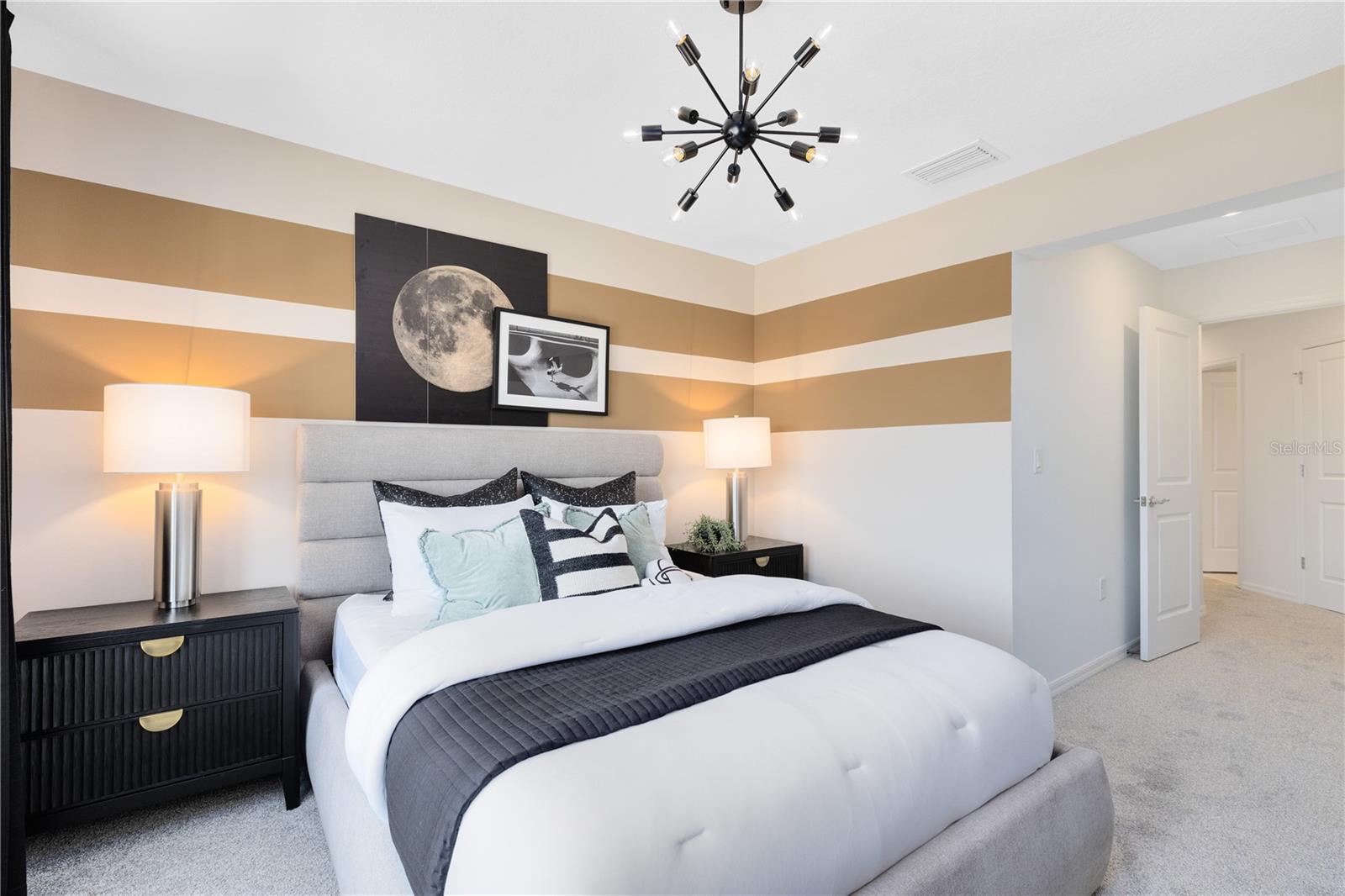 HARBOR SQUARE - Residential