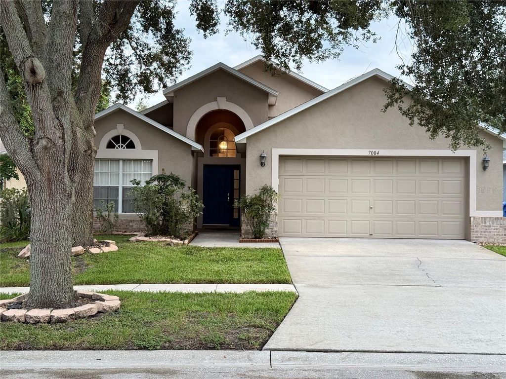 Photo of 7004 Jamestown Manor Drive, Riverview, FL 33578 (MLS # TB8424632)