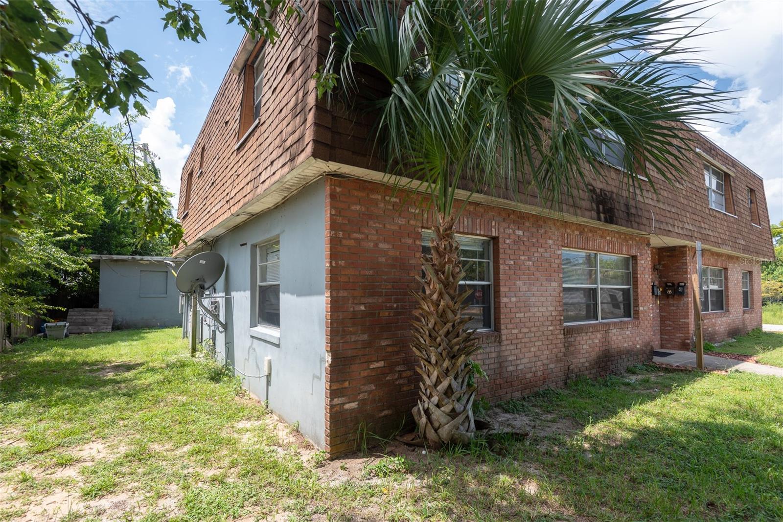 656 WILLIAMSBURG DRIVE