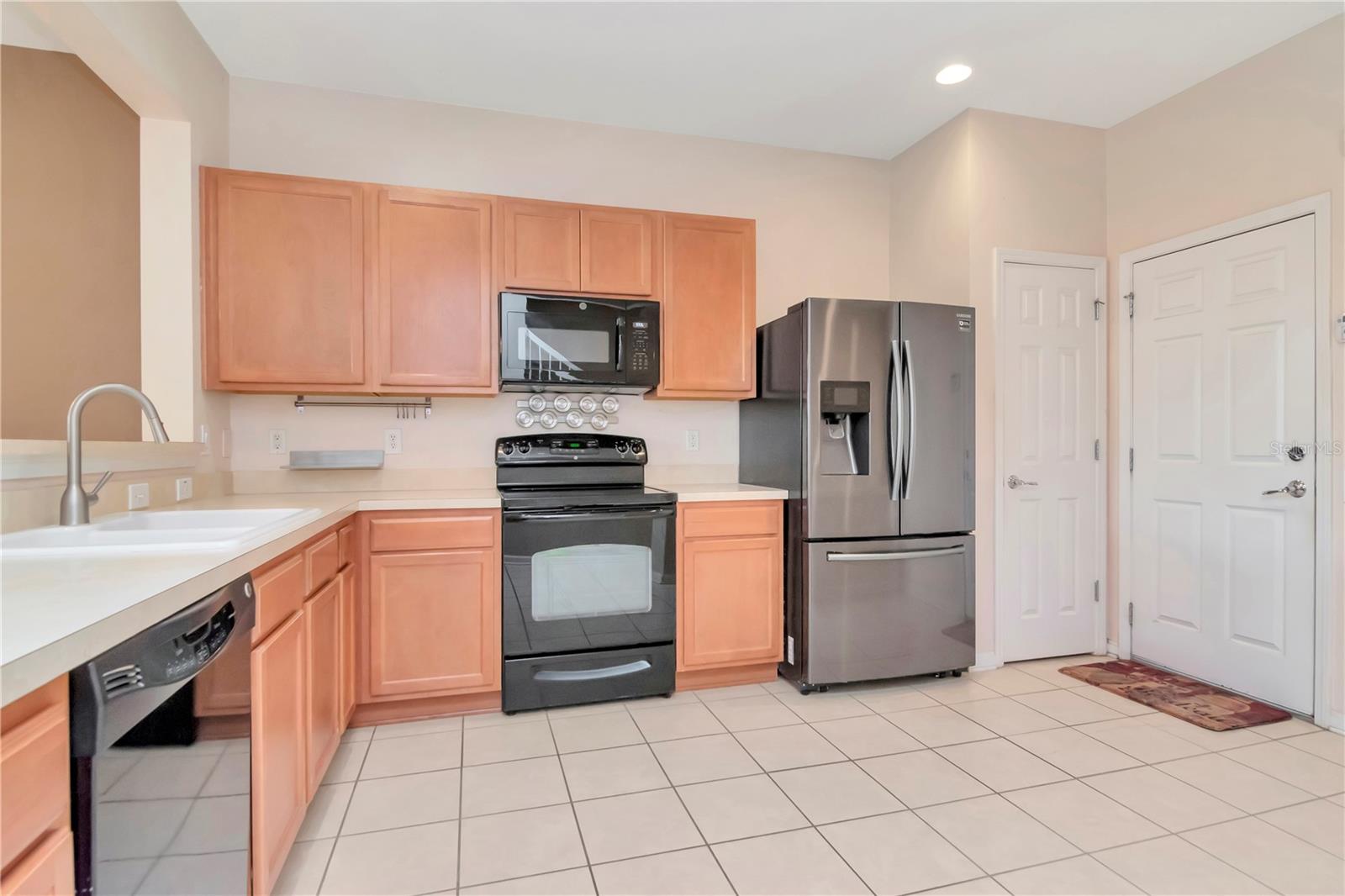 VENTURA BAY TWNHMS - Residential