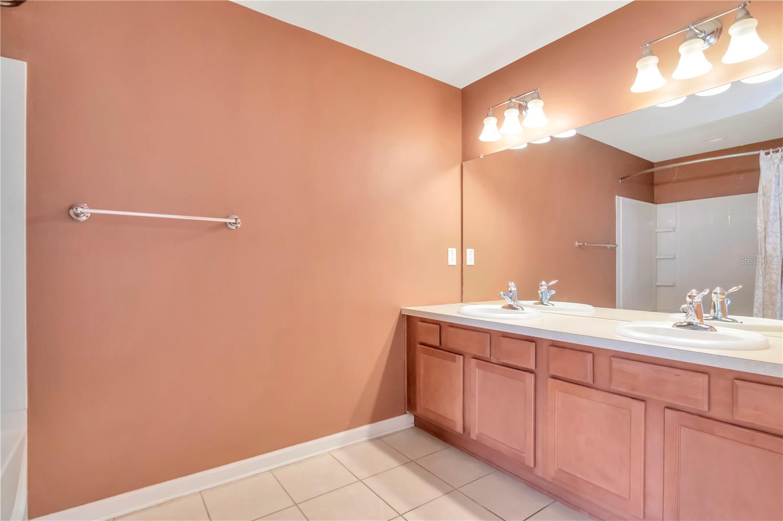 VENTURA BAY TWNHMS - Residential