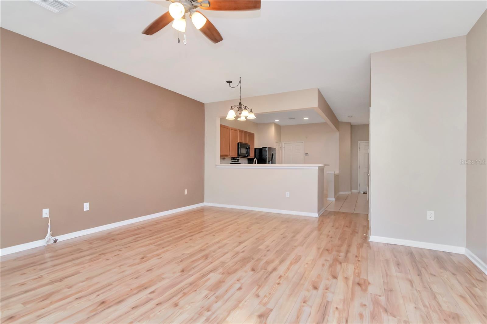 VENTURA BAY TWNHMS - Residential