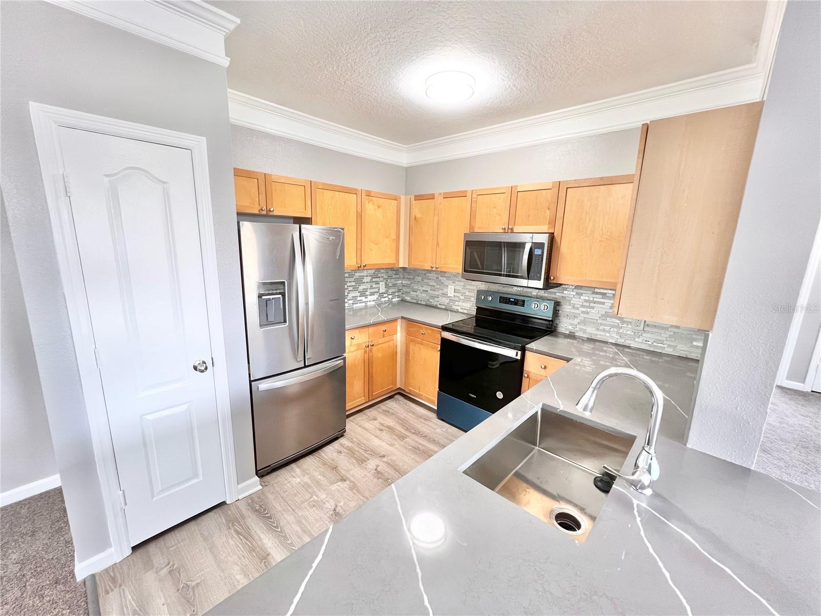 MIRABELLA - Residential Lease