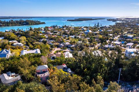 A home in LONGBOAT KEY