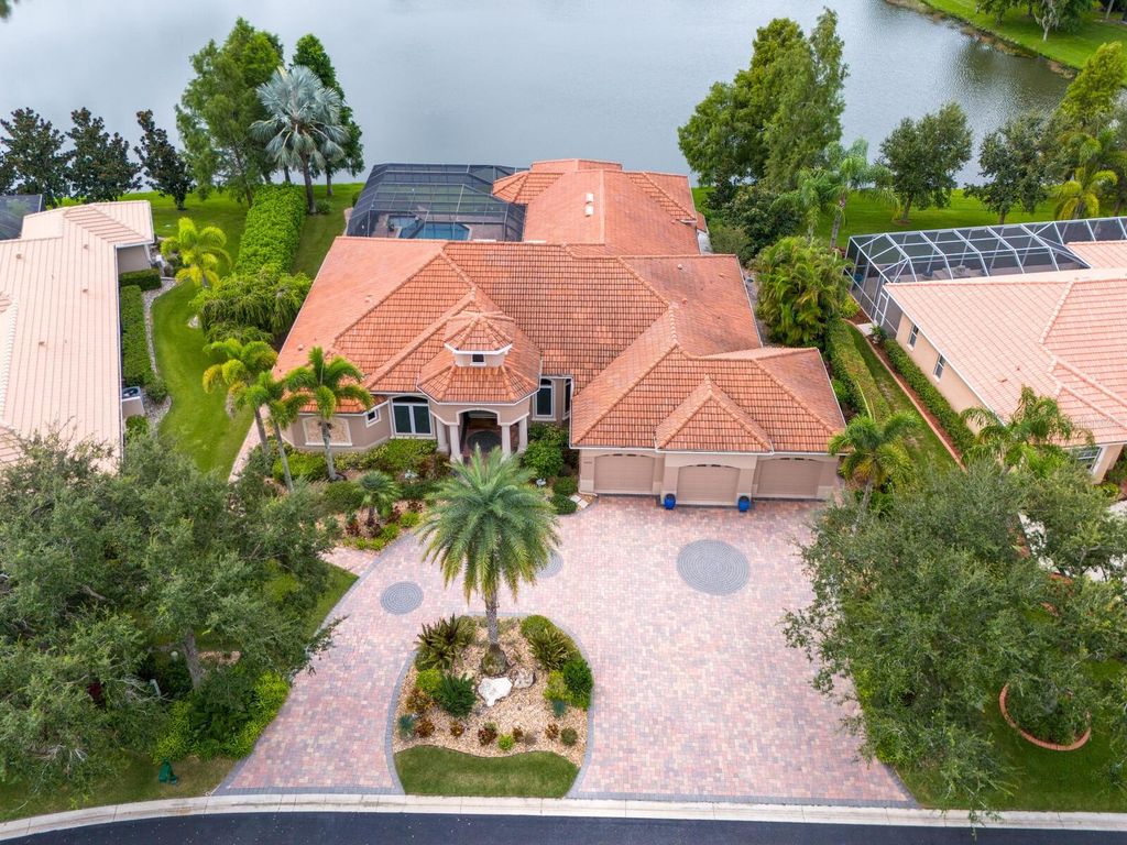 Photo of 11452 Savannah Lakes Drive, Parrish, FL 34219 (MLS # A4664508)