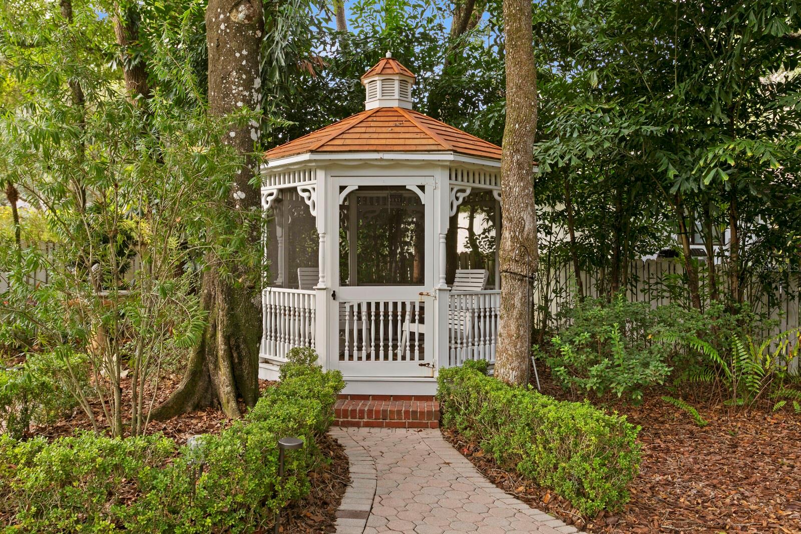 TAMPA PALMS - Residential