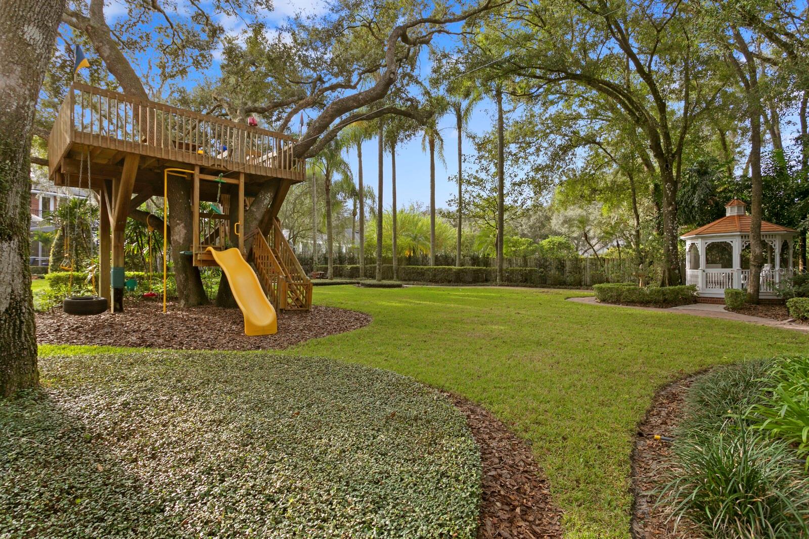 TAMPA PALMS - Residential