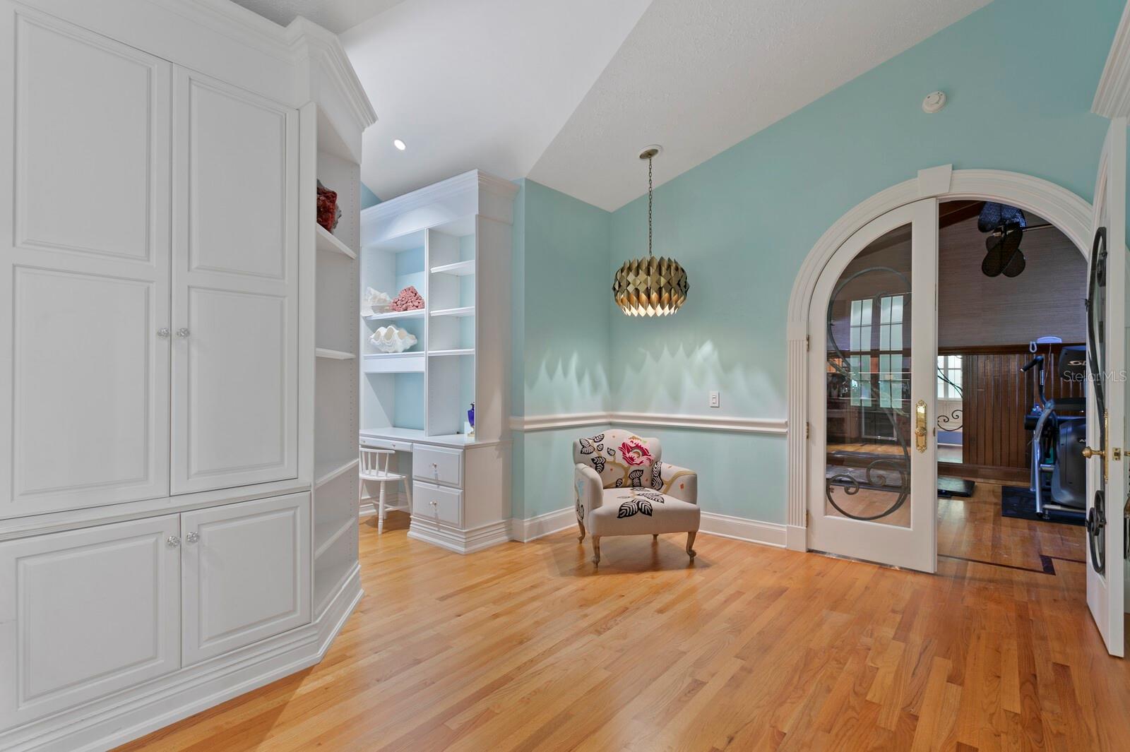 TAMPA PALMS - Residential