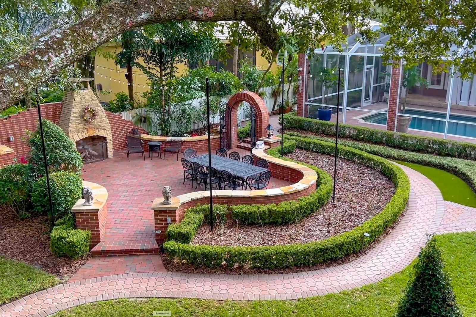 TAMPA PALMS - Residential