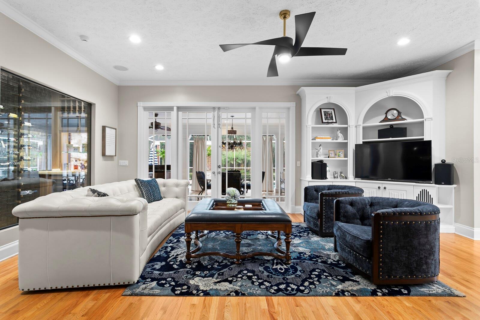 TAMPA PALMS - Residential