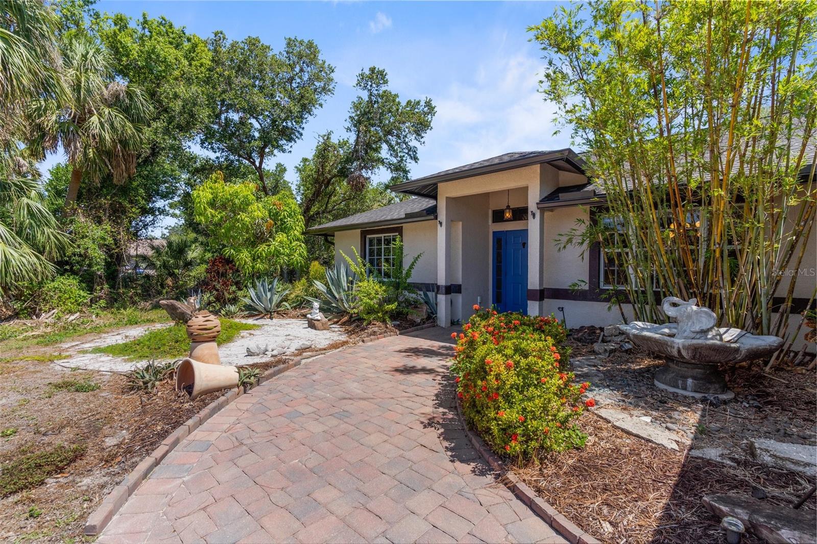 2424 AFFINITY LANE