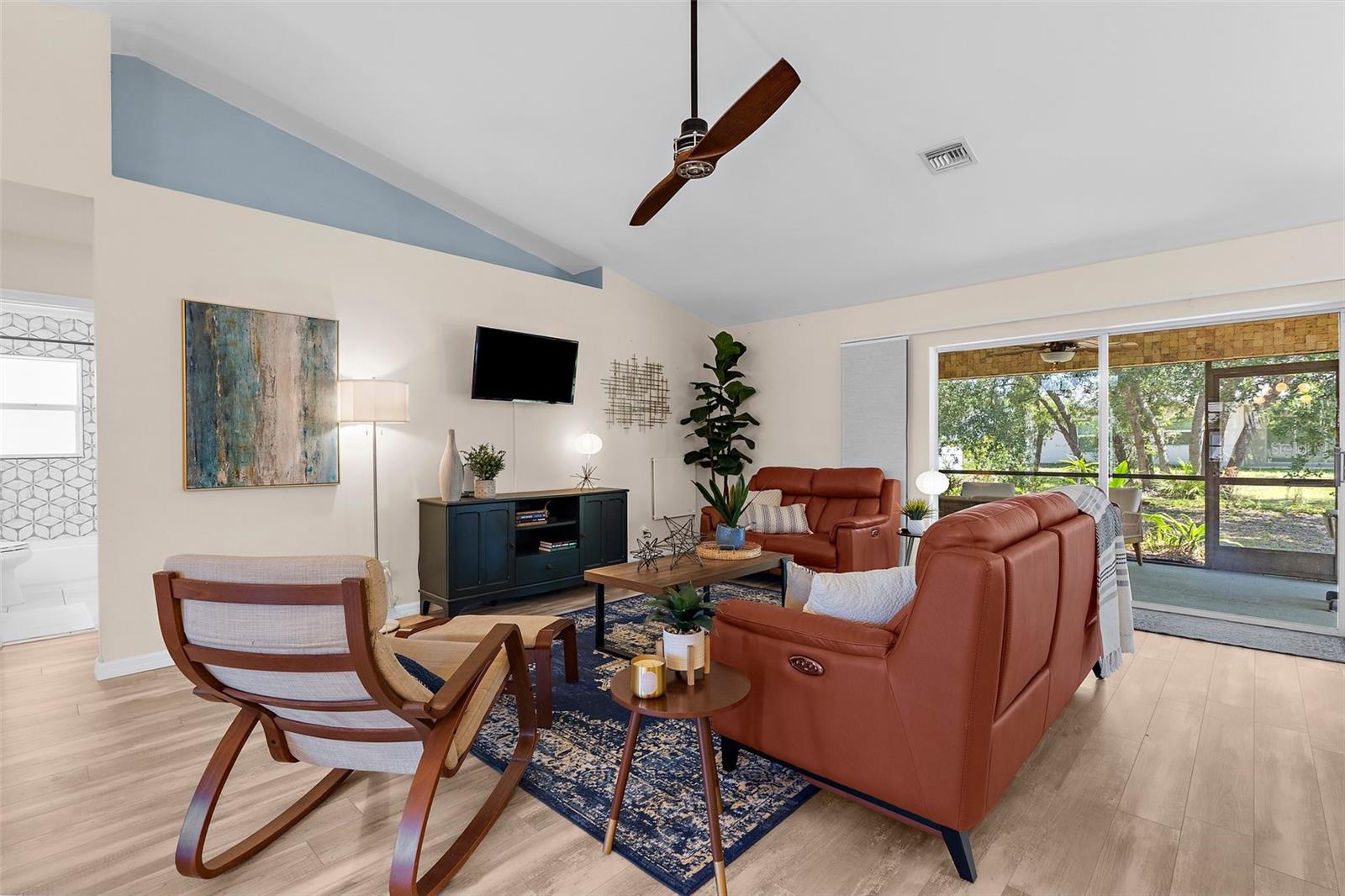 2424 AFFINITY LANE