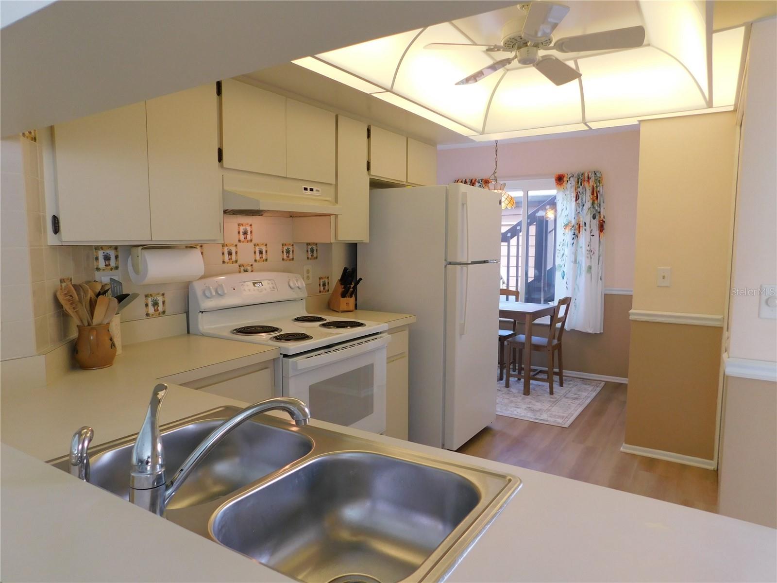 COUNTRY VILLAGE - Residential