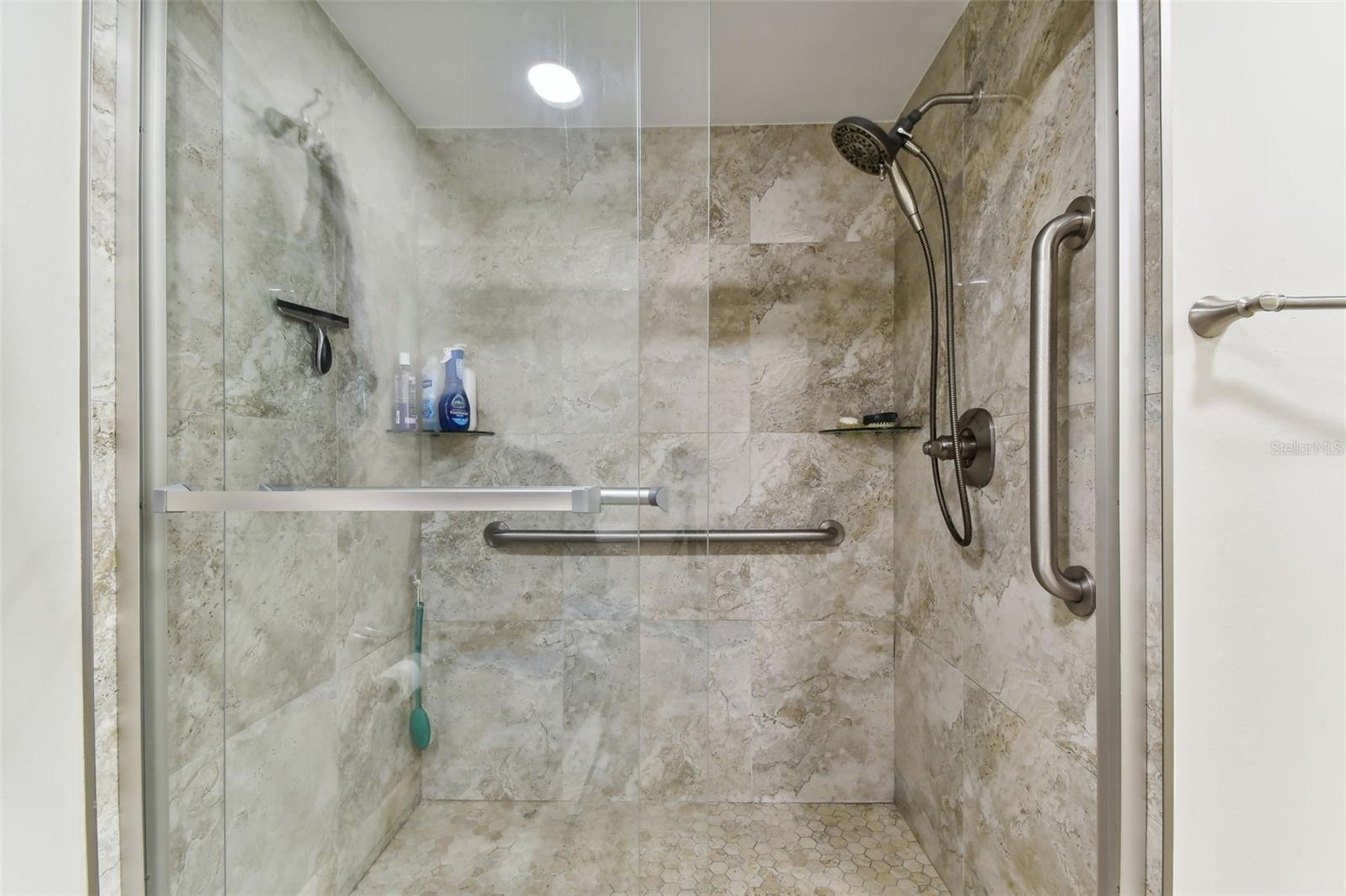 COUNTRY VILLAGE - Residential