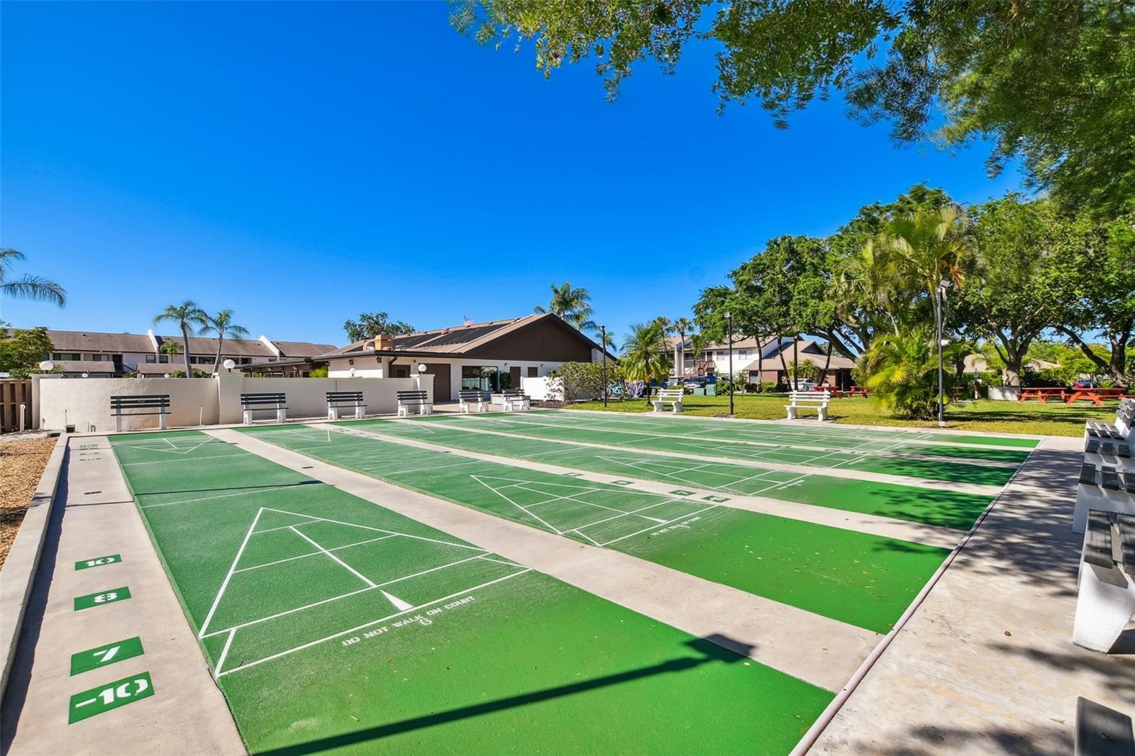 COUNTRY VILLAGE - Residential