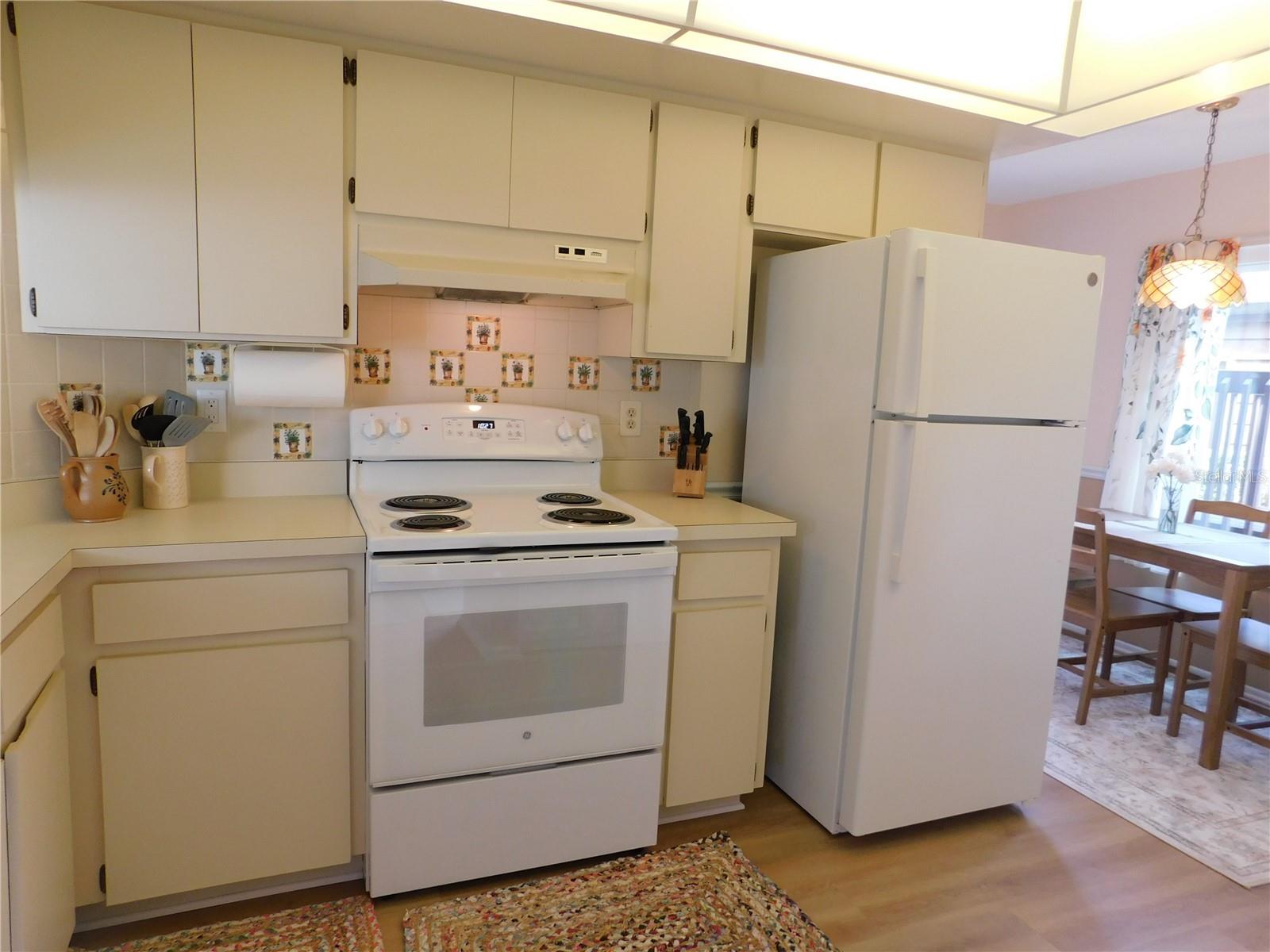 COUNTRY VILLAGE - Residential