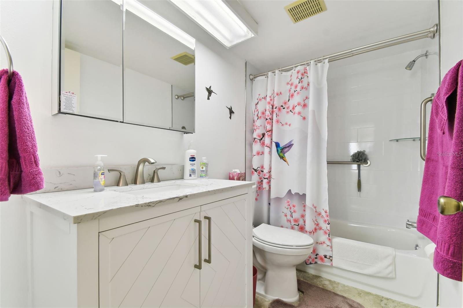 COUNTRY VILLAGE - Residential