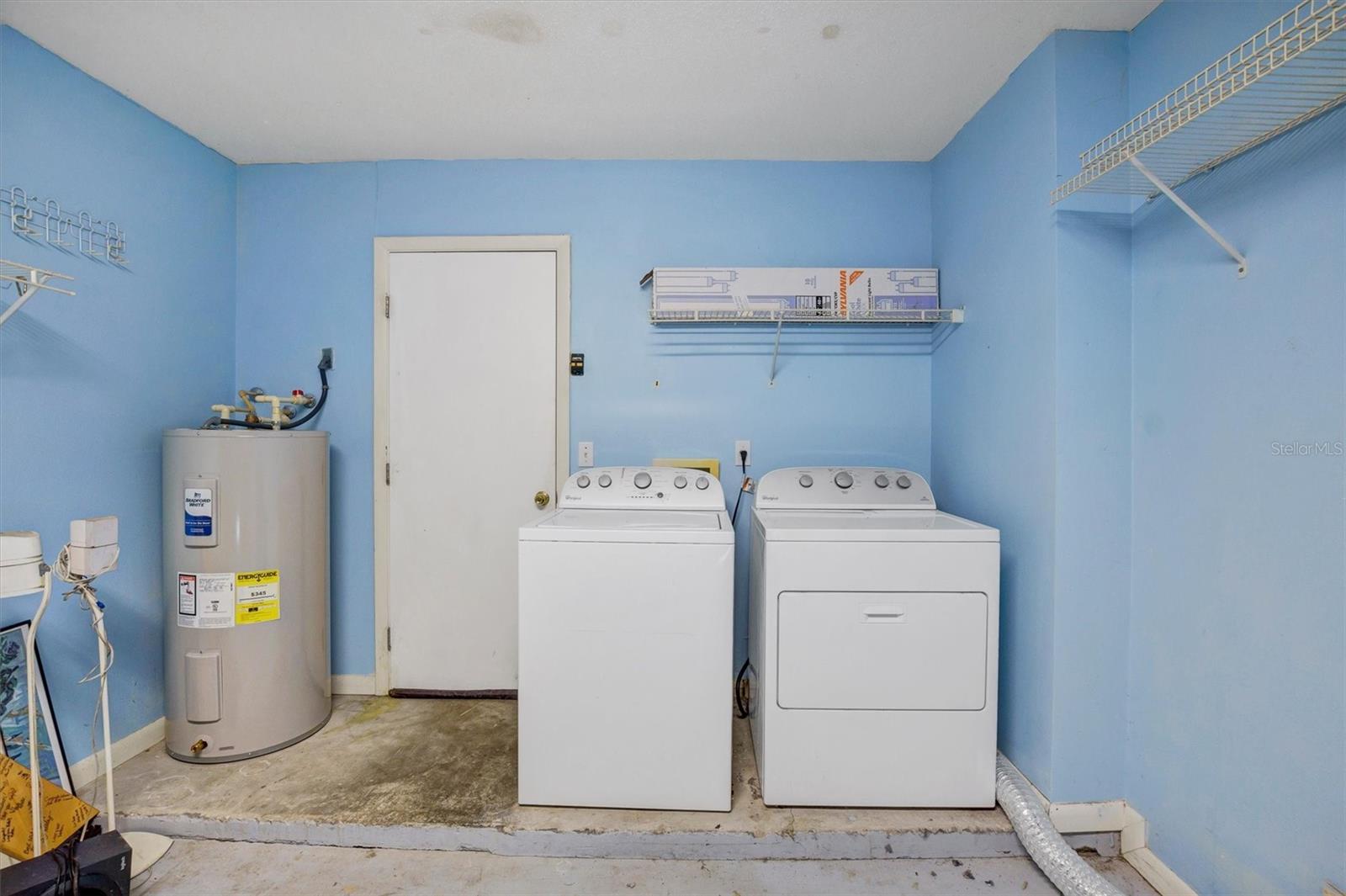 WATERS EDGE UNIT 1 REPLAT - Residential