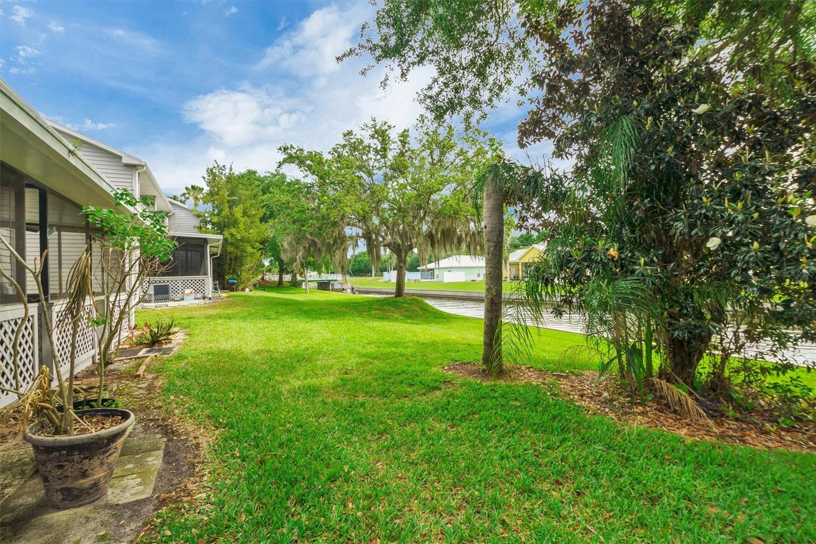 WATERS EDGE UNIT 1 REPLAT - Residential