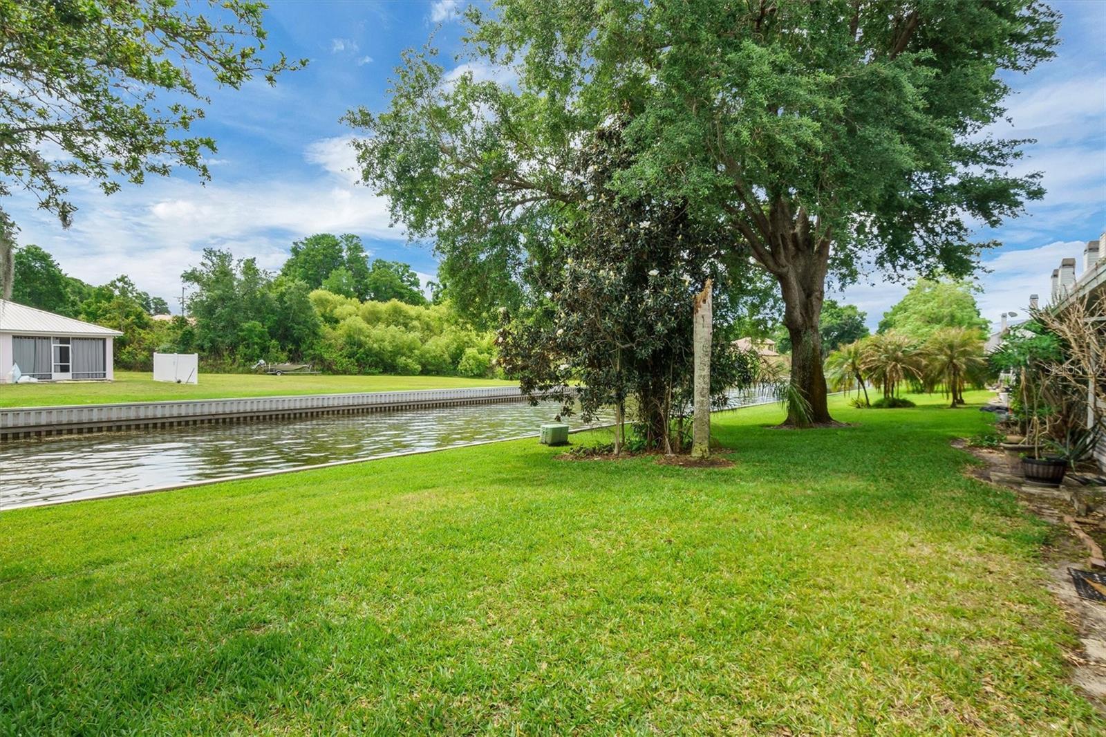 WATERS EDGE UNIT 1 REPLAT - Residential