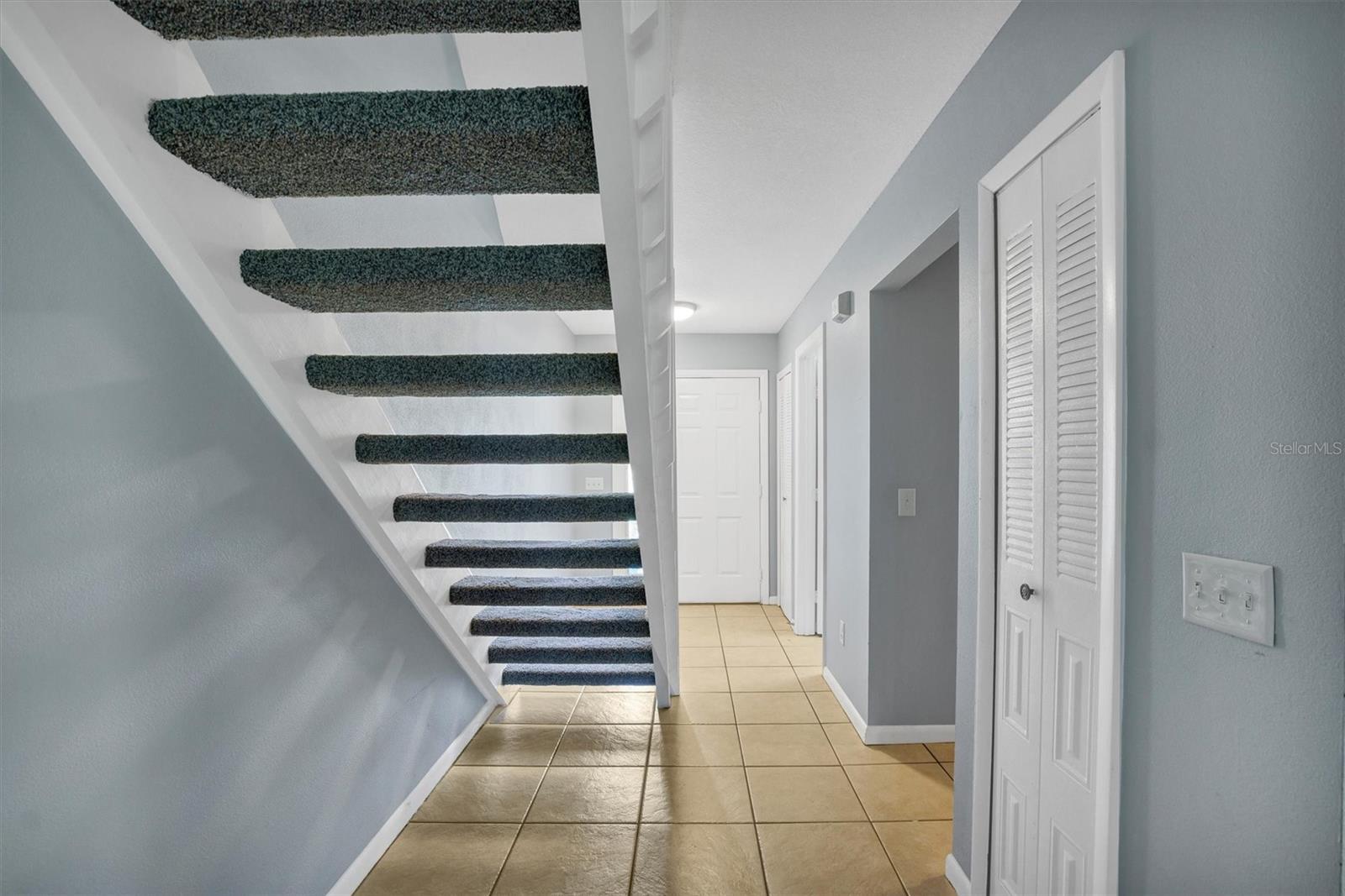 WATERS EDGE UNIT 1 REPLAT - Residential