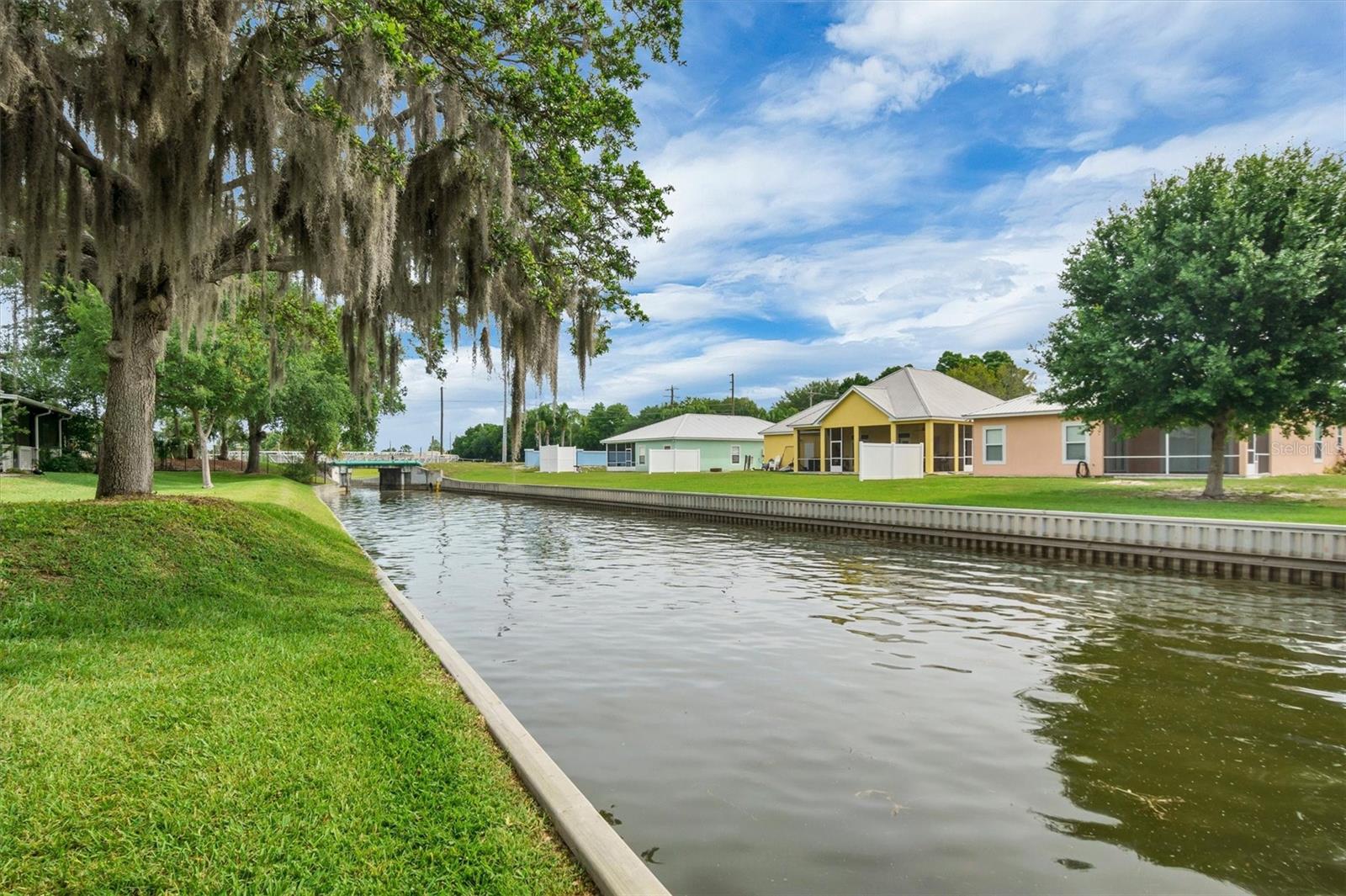 WATERS EDGE UNIT 1 REPLAT - Residential