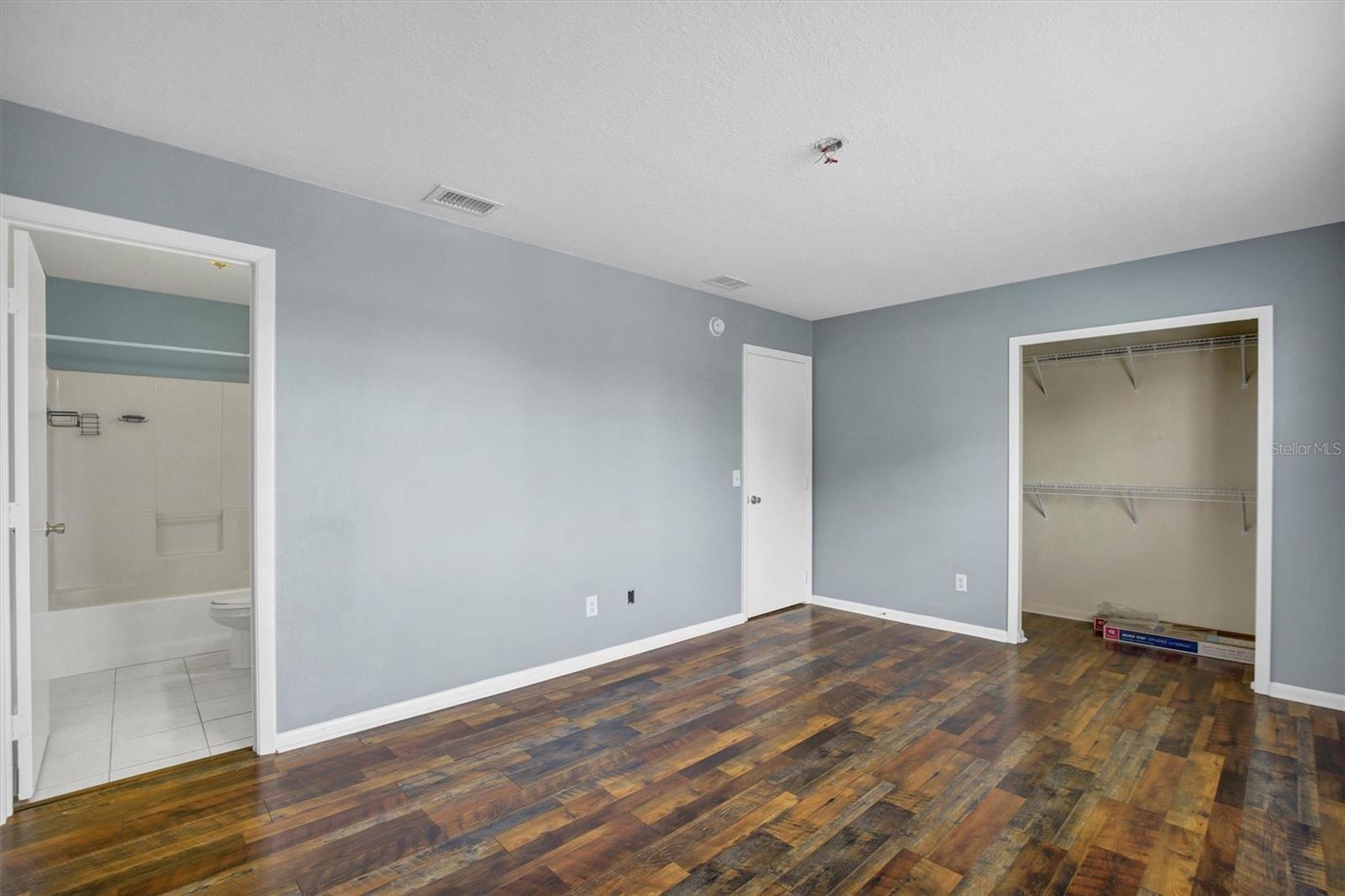 WATERS EDGE UNIT 1 REPLAT - Residential