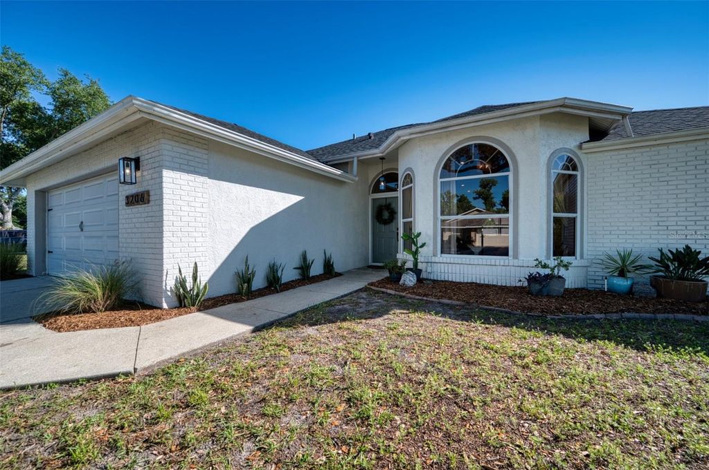 Photo of 3206 95th Drive E, Parrish, FL 34219 (MLS # A4692432)