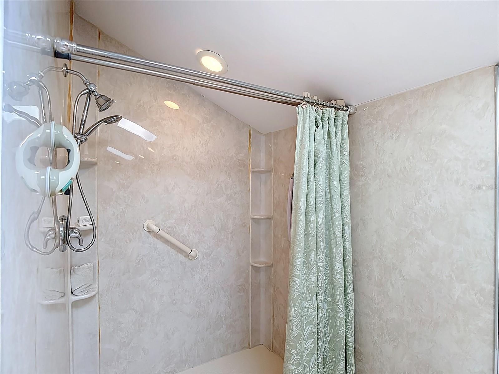 WHISP OAKS ESTATE PH 4 - Residential