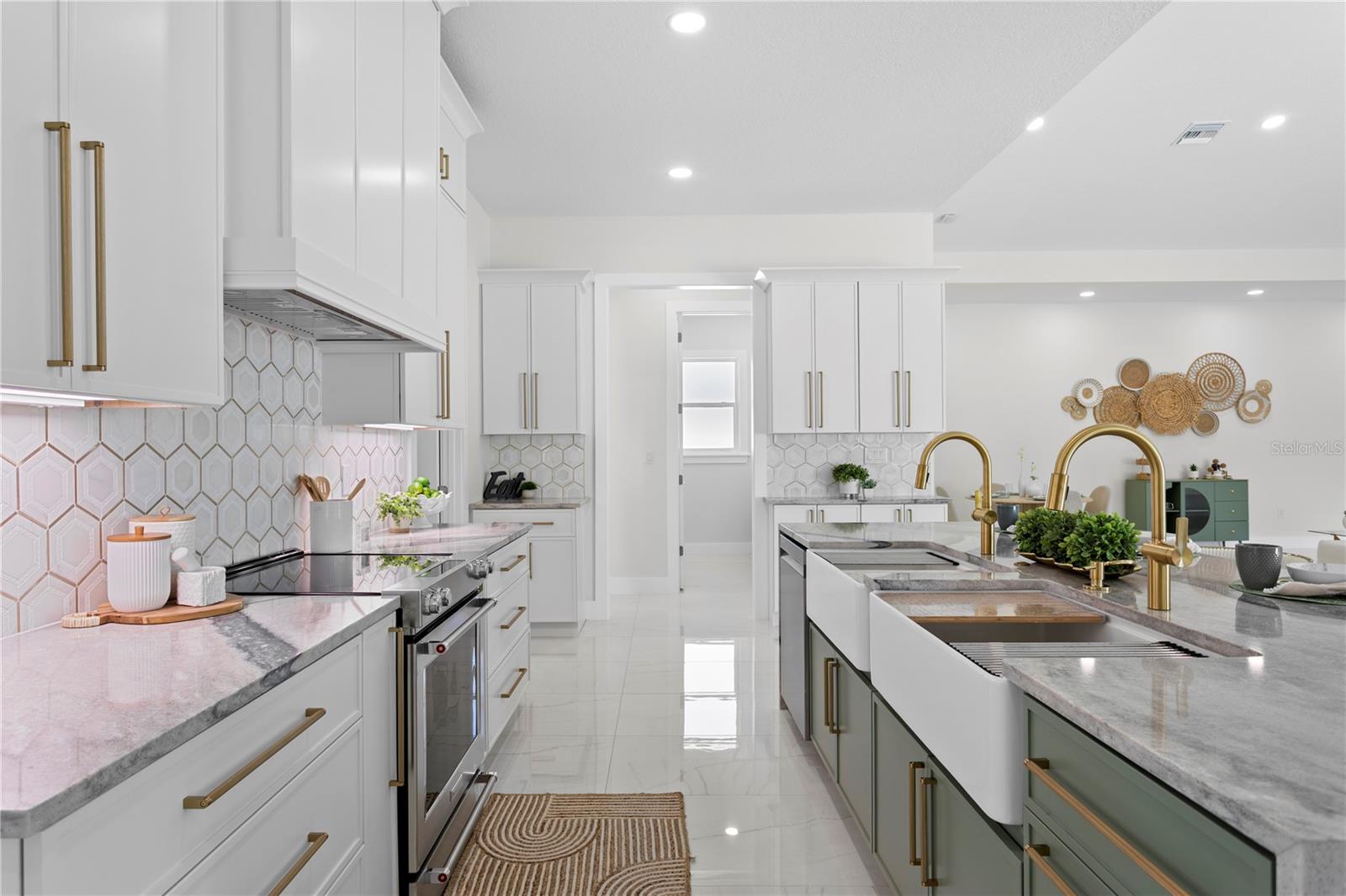 COLLINS ESTATES PH I - Residential