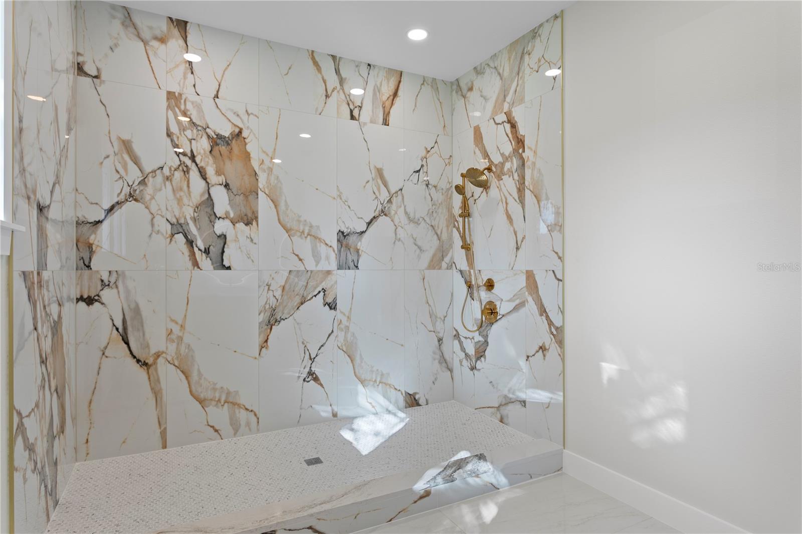 COLLINS ESTATES PH I - Residential