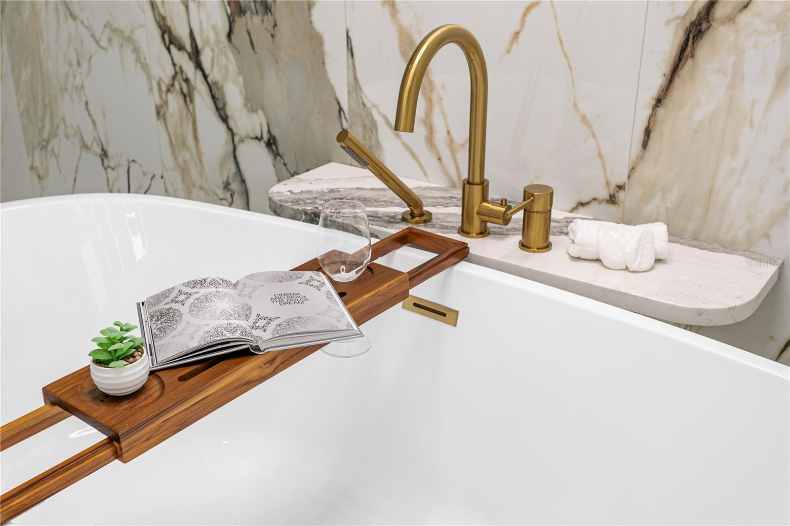 COLLINS ESTATES PH I - Residential