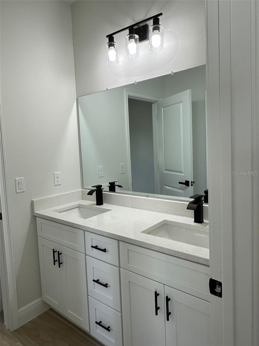 MARION OAKS UN 04 - Residential Lease