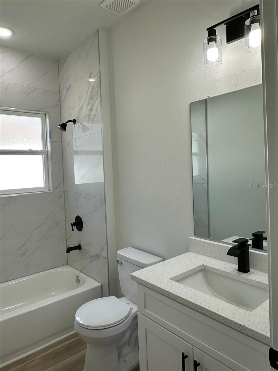 MARION OAKS UN 04 - Residential Lease