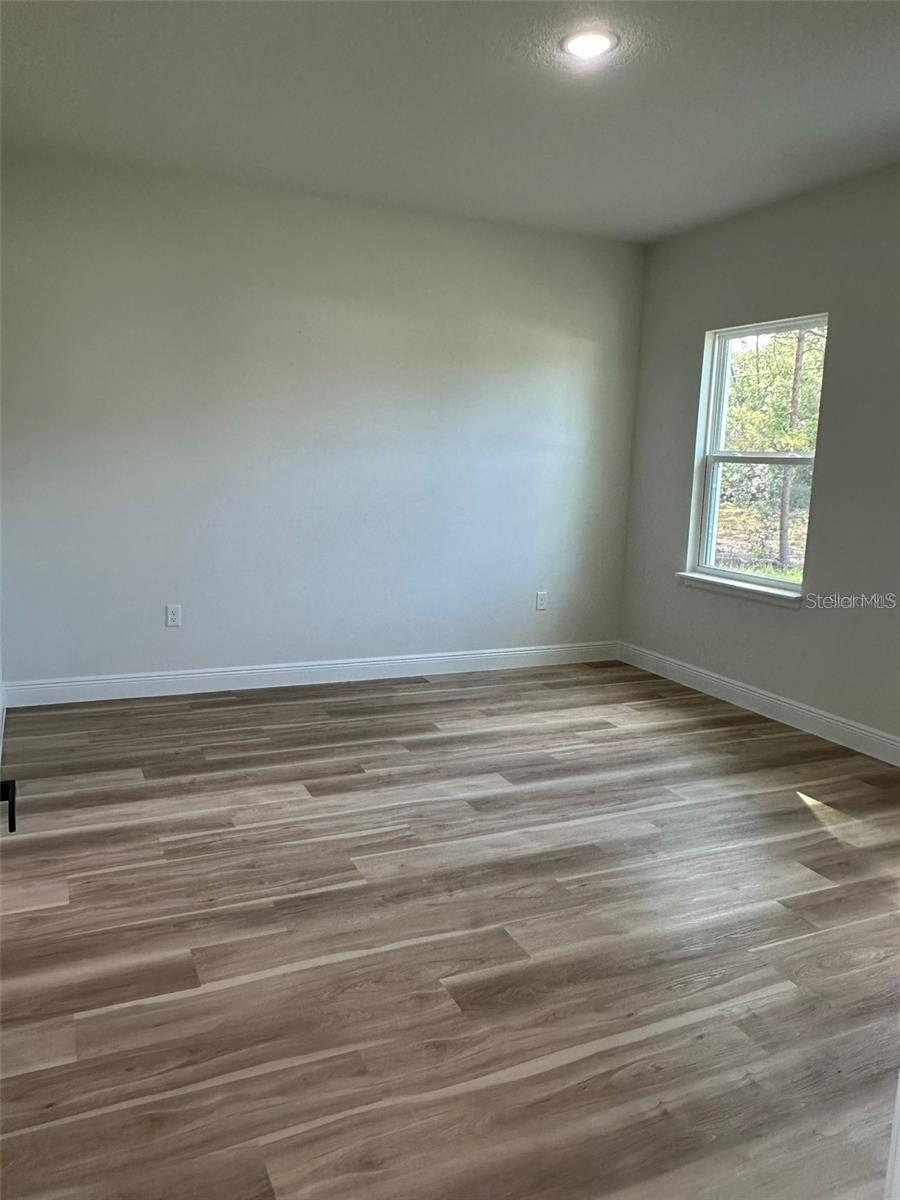 MARION OAKS UN 04 - Residential Lease