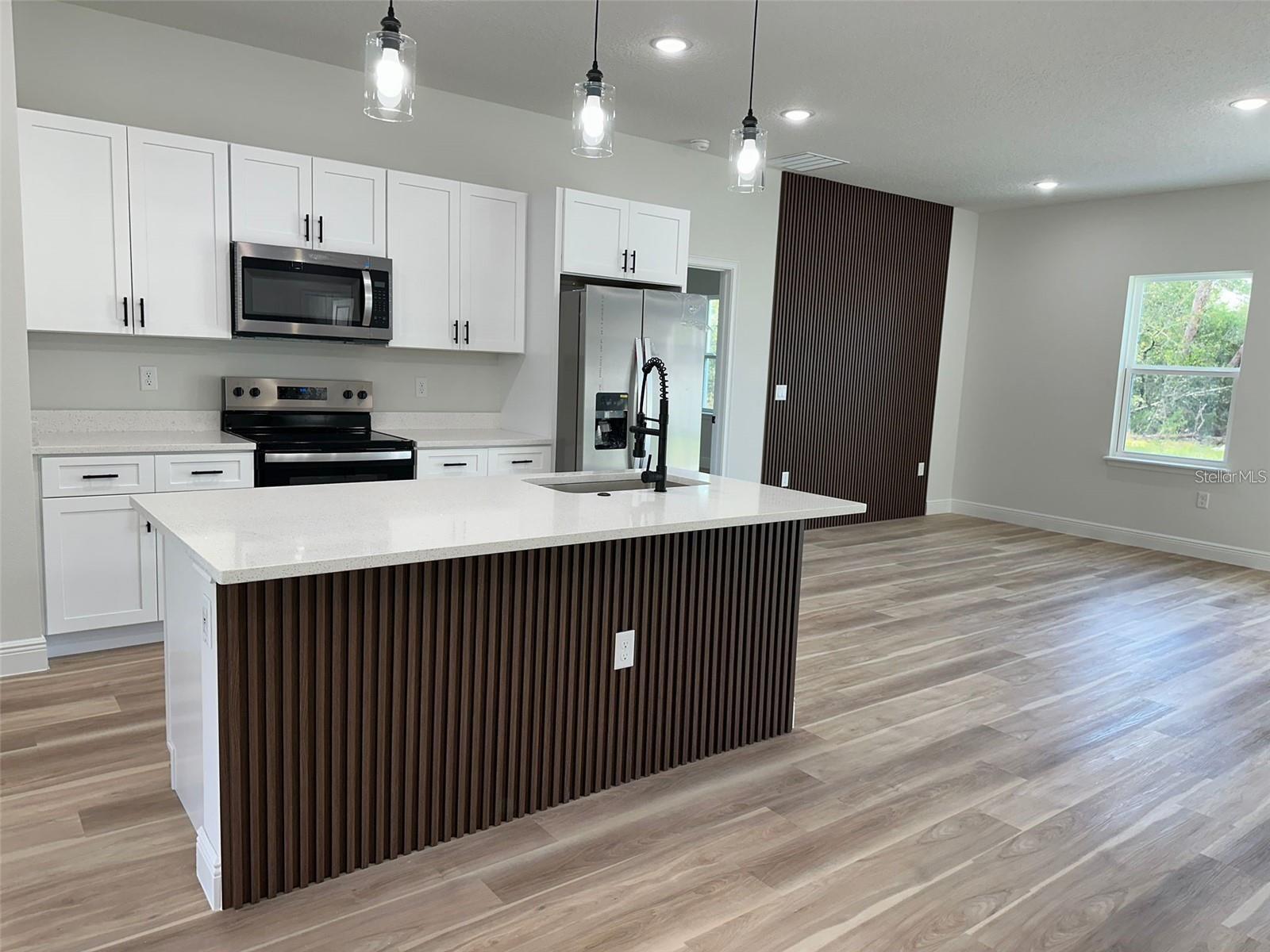 MARION OAKS UN 04 - Residential Lease