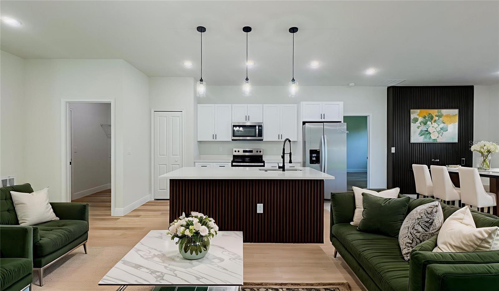 MARION OAKS UN 04 - Residential Lease