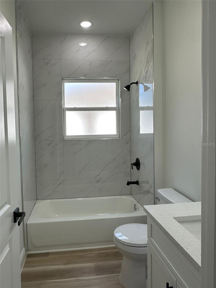 MARION OAKS UN 04 - Residential Lease