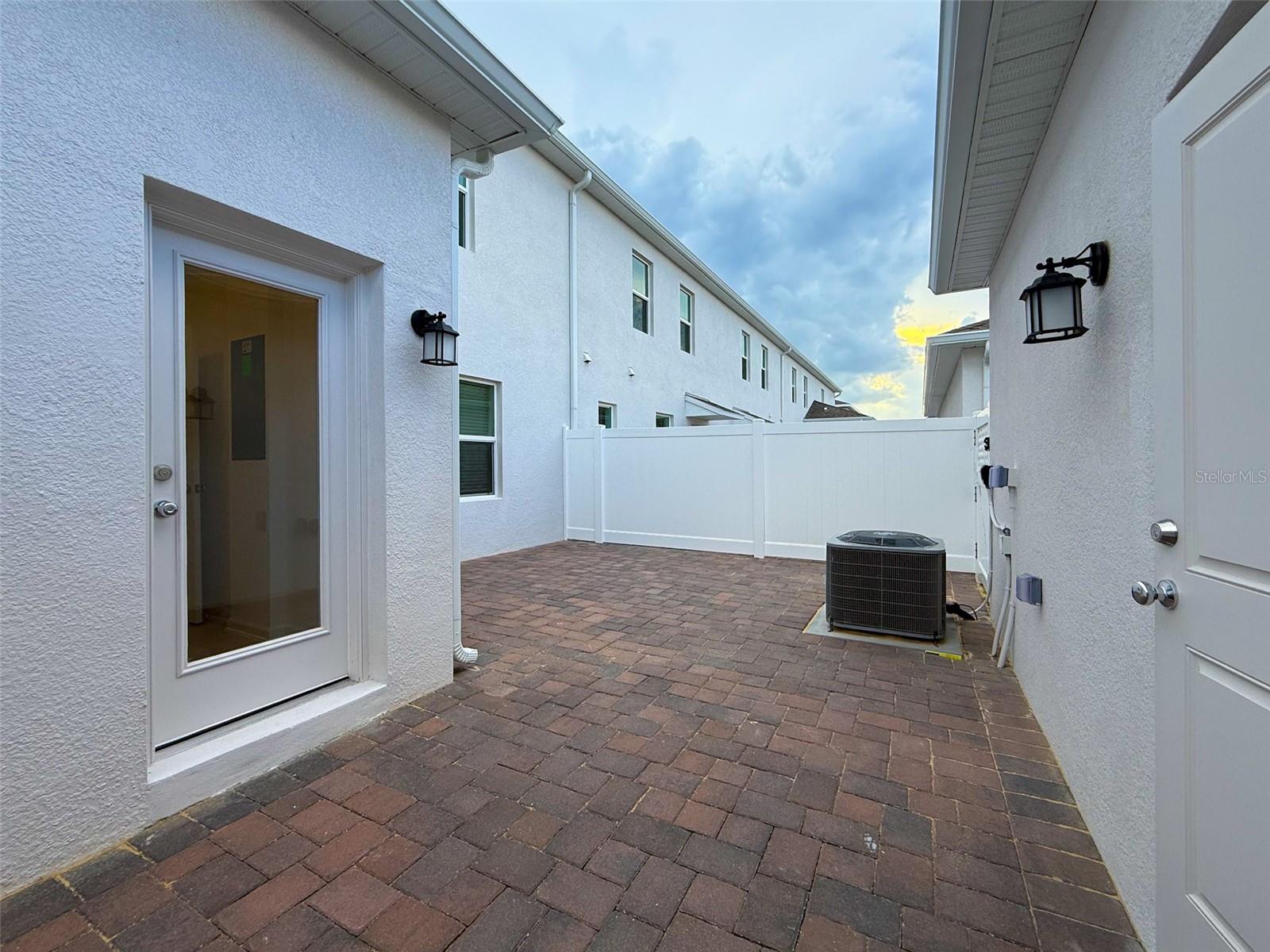 BRONSONS RDG REP - Residential Lease