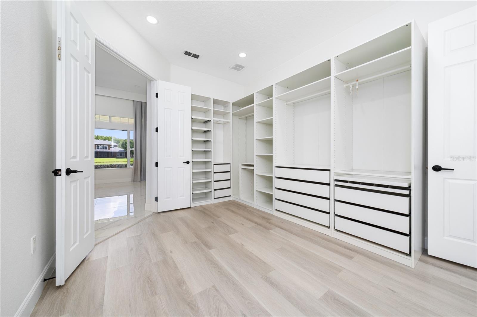 BRISTOL ESTATES - Residential