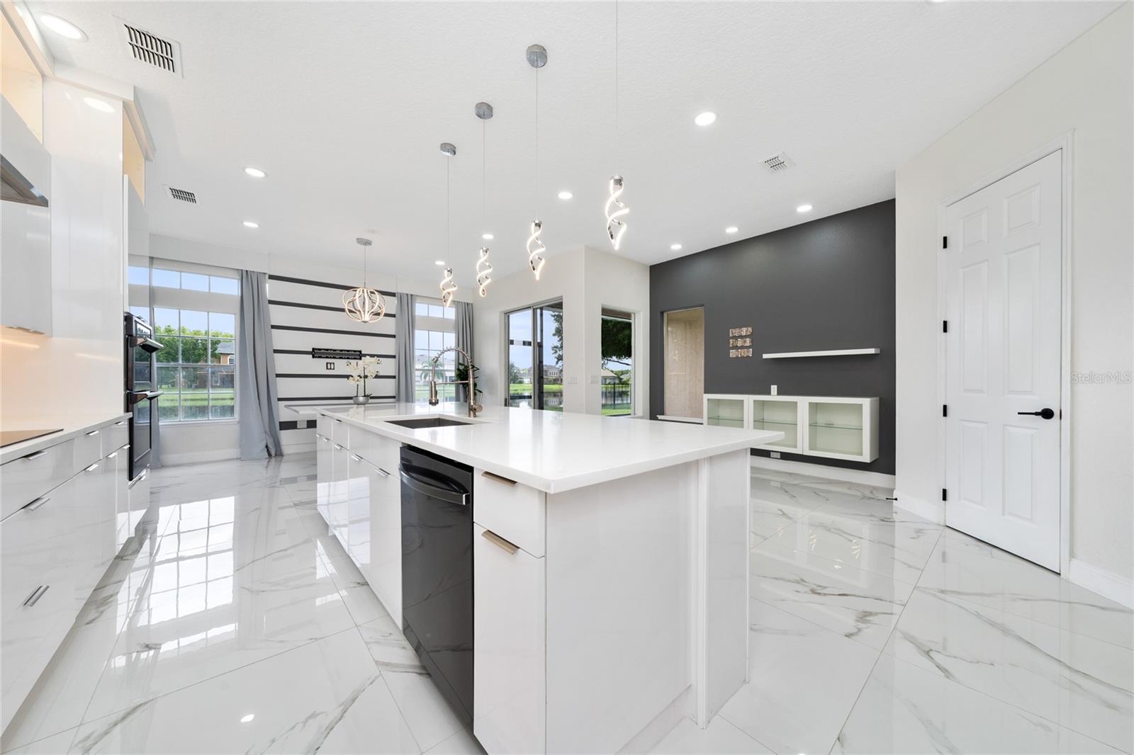 BRISTOL ESTATES - Residential