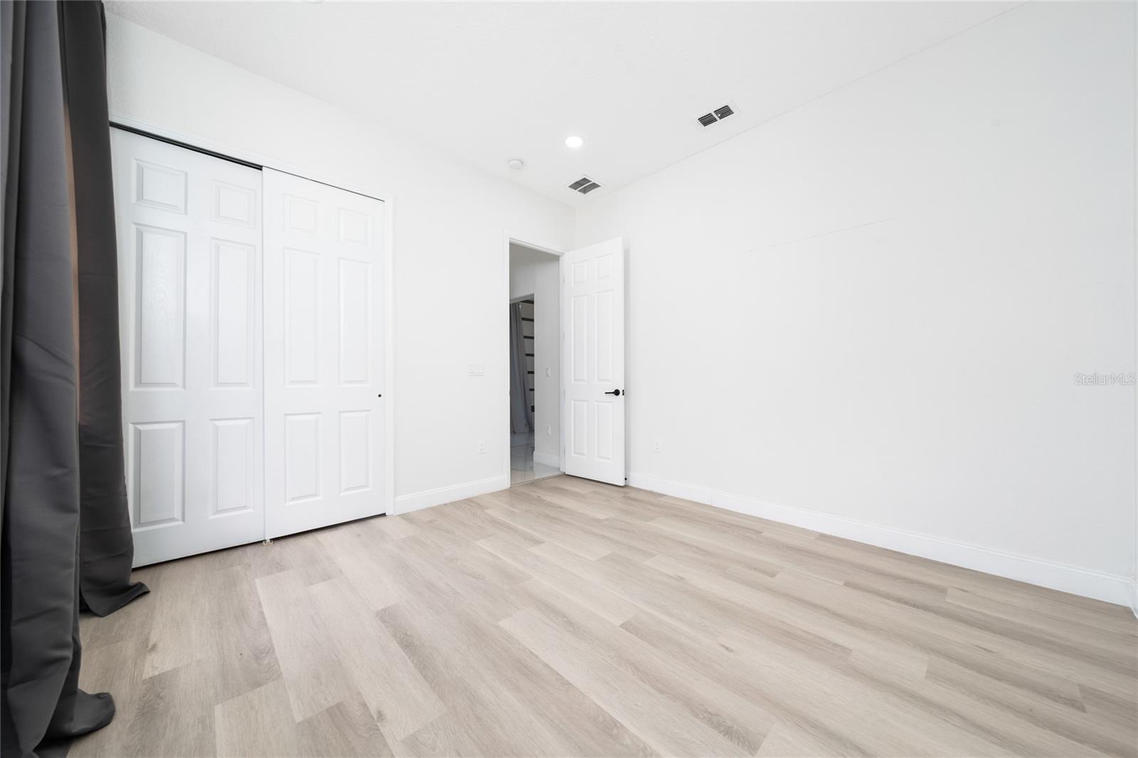 BRISTOL ESTATES - Residential