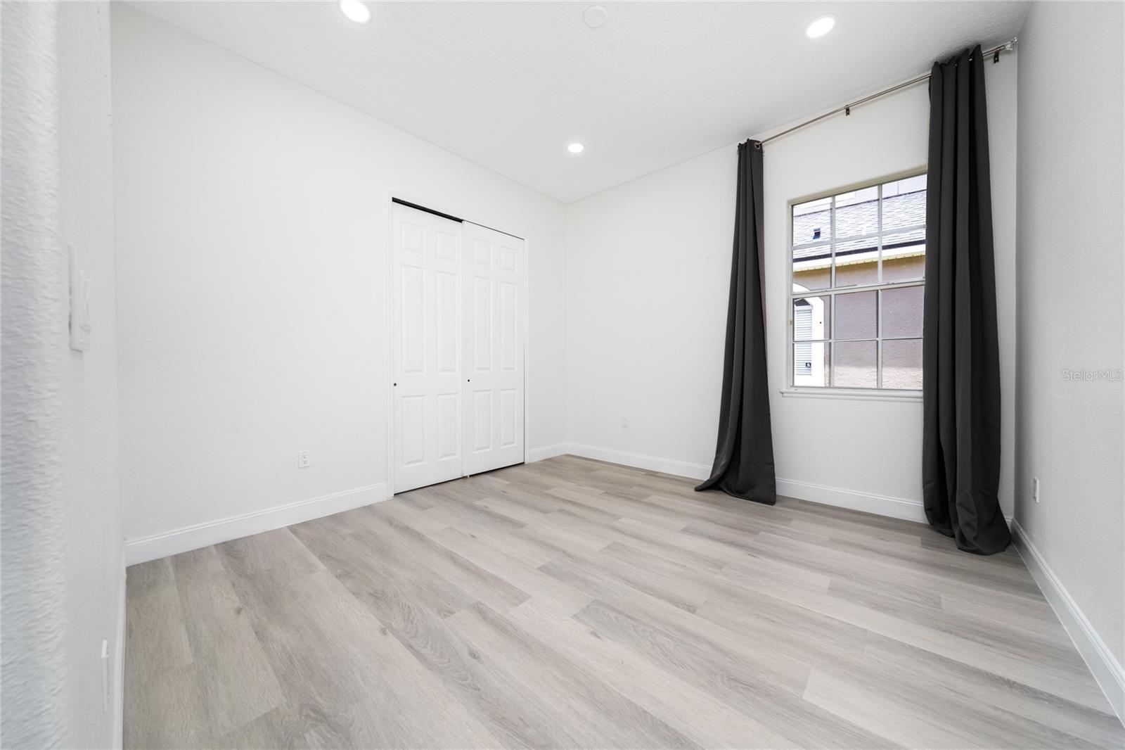 BRISTOL ESTATES - Residential