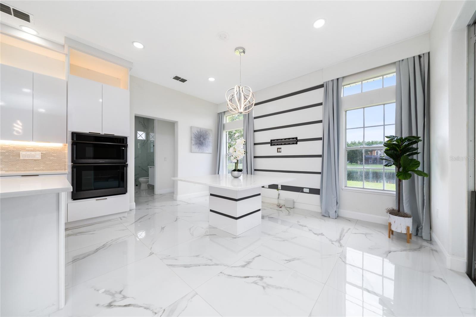 BRISTOL ESTATES - Residential