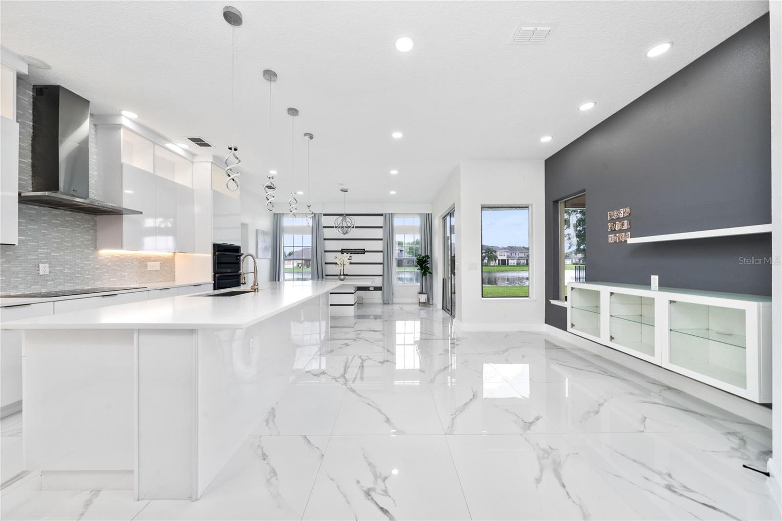 BRISTOL ESTATES - Residential