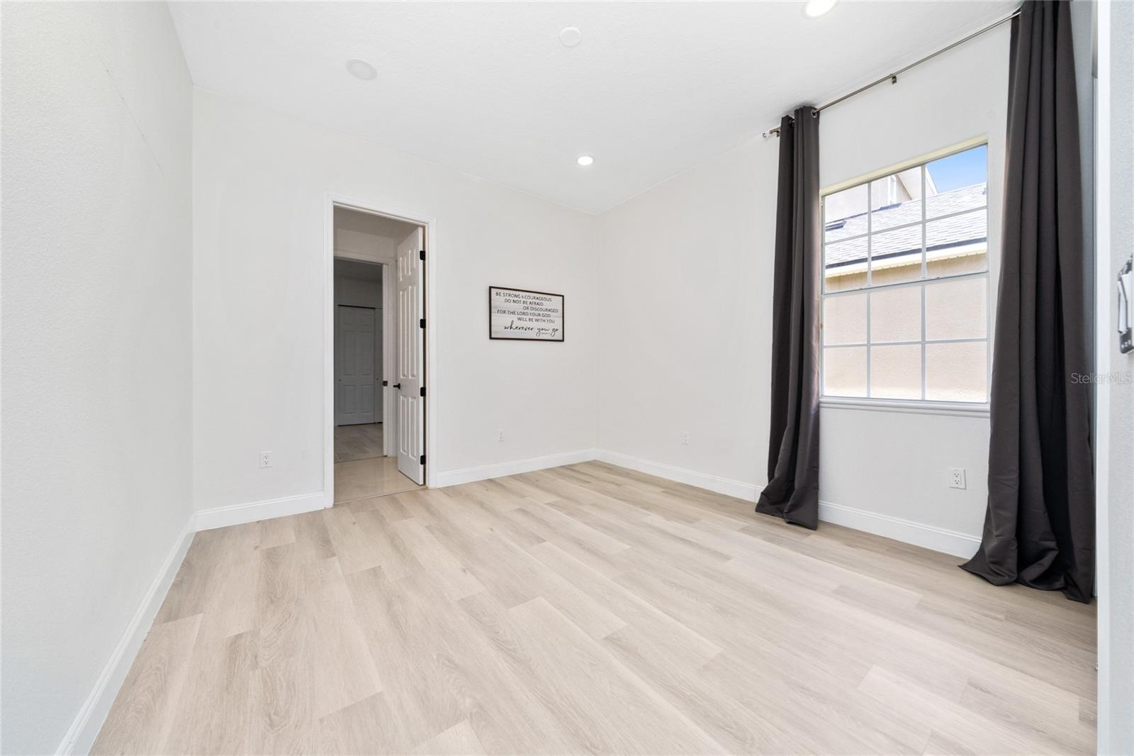 BRISTOL ESTATES - Residential