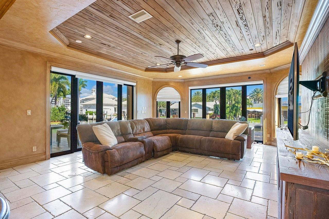 DELRAY BEACH SHORES - Residential