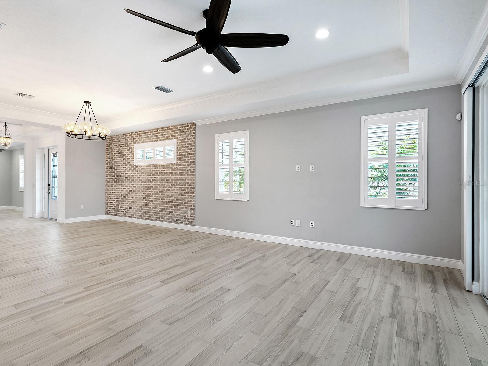 LAKEHOUSE COVE/WATERSIDE PH 4 - Residential