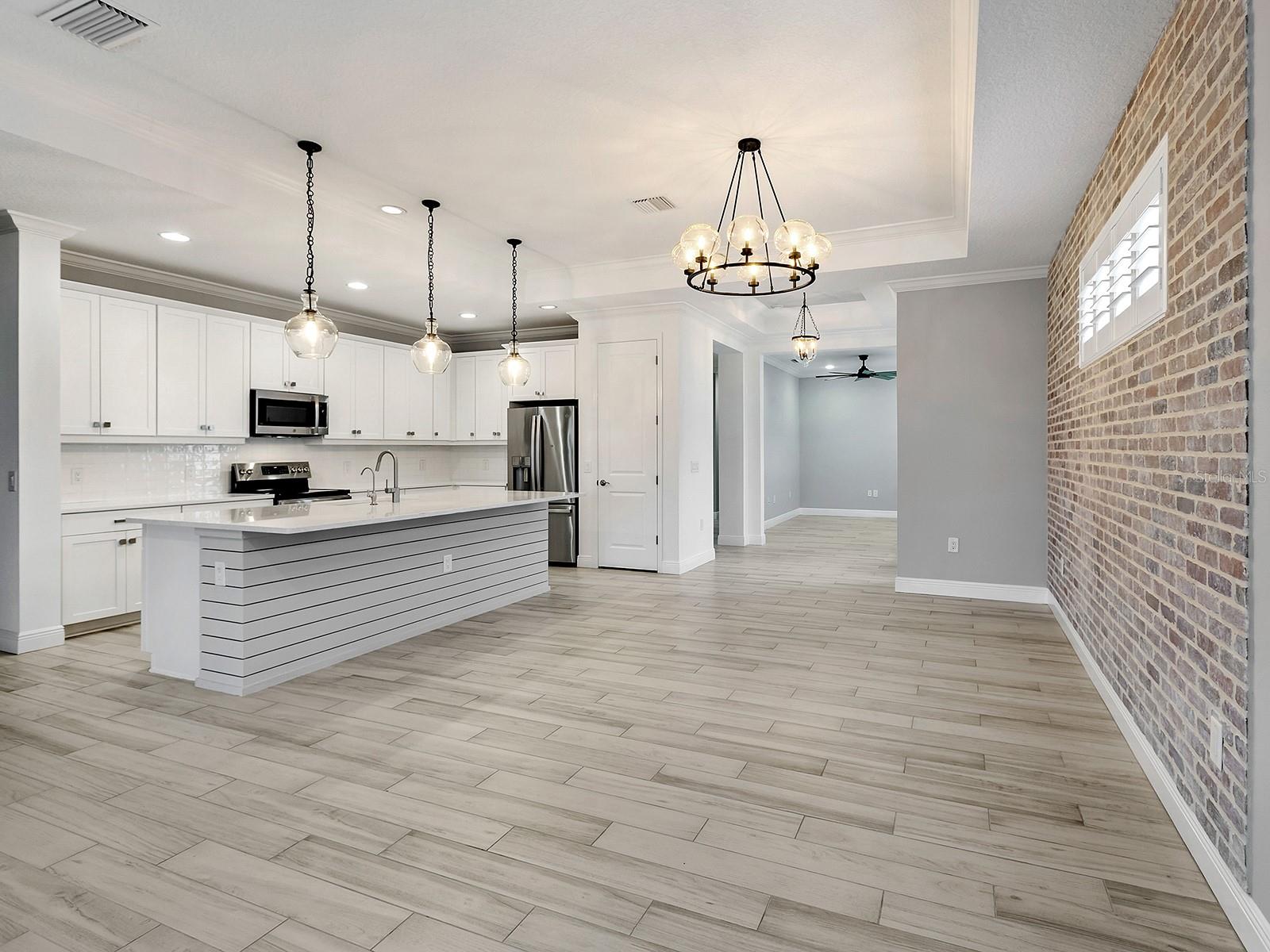 LAKEHOUSE COVE/WATERSIDE PH 4 - Residential