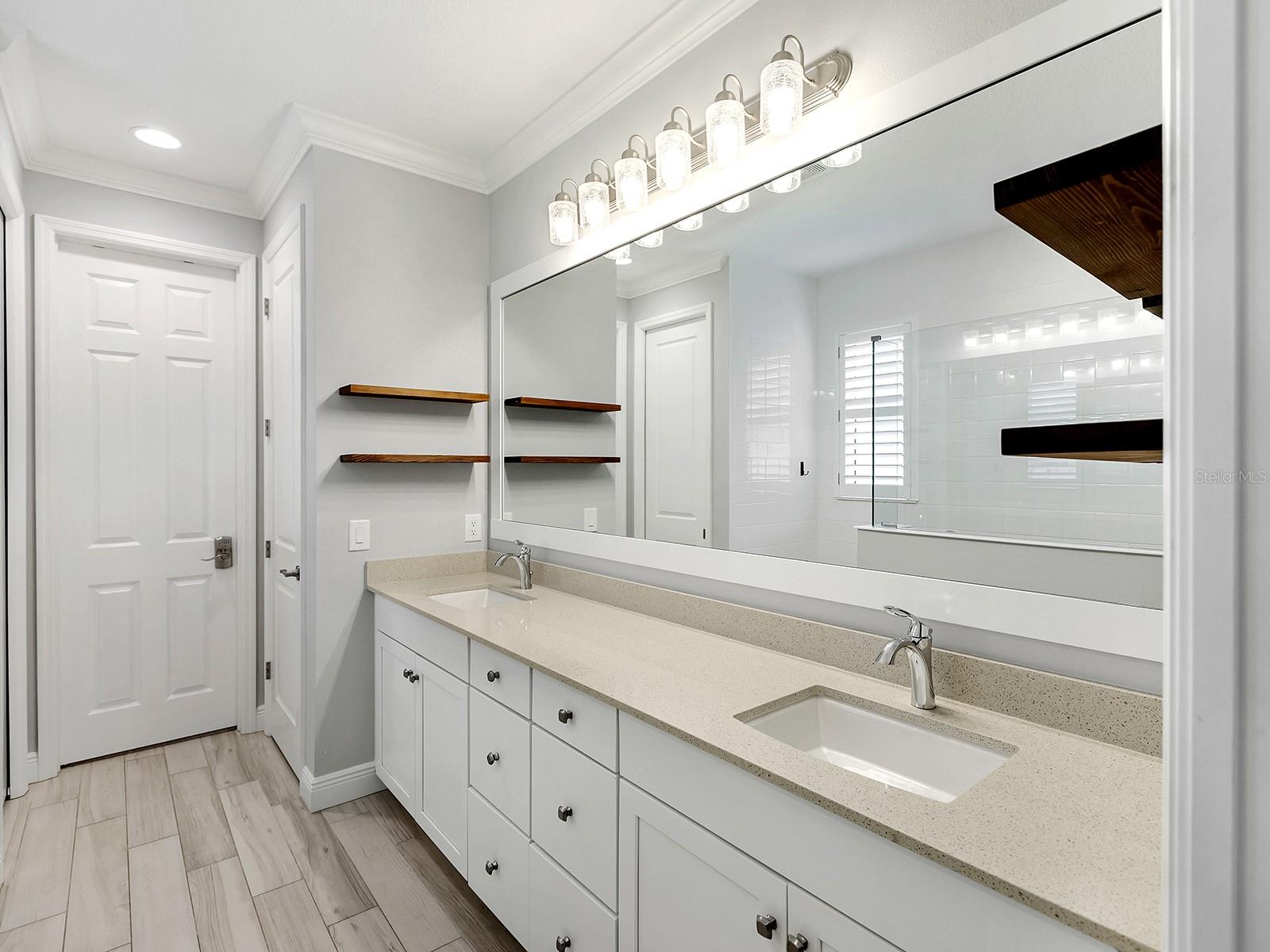 LAKEHOUSE COVE/WATERSIDE PH 4 - Residential